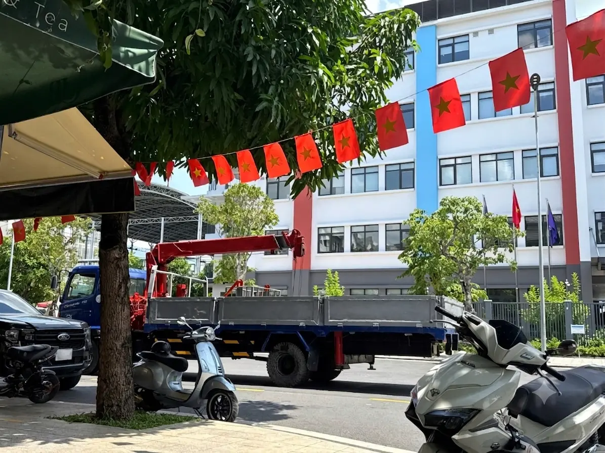 Hung Thinh Phat chuyen cho thue xe cau gia re uy tin so mot tai thi truong Viet Nam
